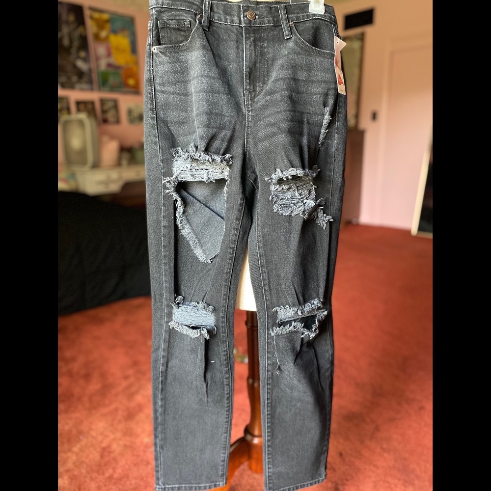 "Hometown Hottie" Destroyed Mom Jeans